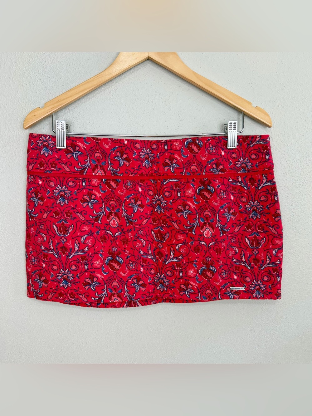 Abercrombie & Fitch Y2K 2000s Quilted Floral Mini Skirt Red Blue Size 8